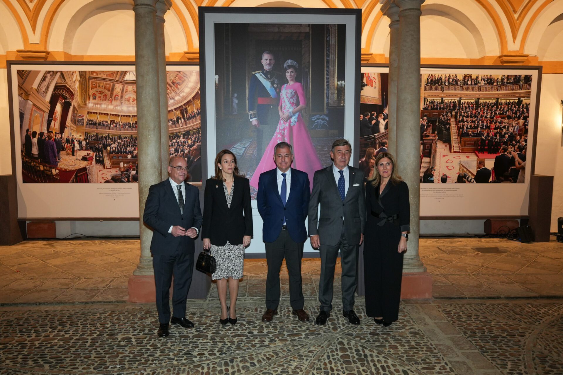 El alcalde Sanz inaugura la exposición ‘Felipe VI. Una década de la historia de la Corona de España’