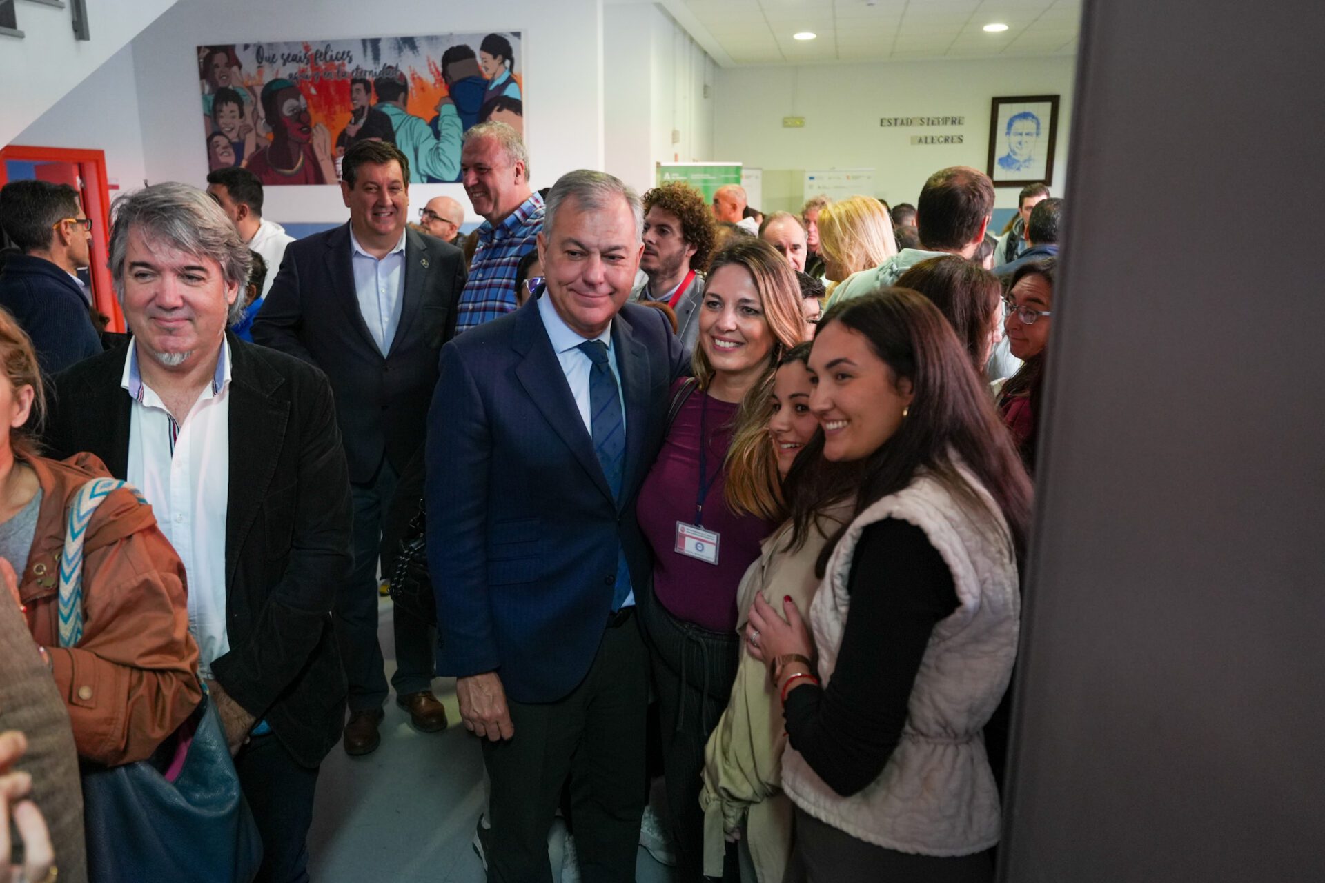 El alcalde apoya la VI Feria de Empleo y Emprendimiento del Polígono Sur como un escaparate clave para impulsar el talento y las oportunidades laborales