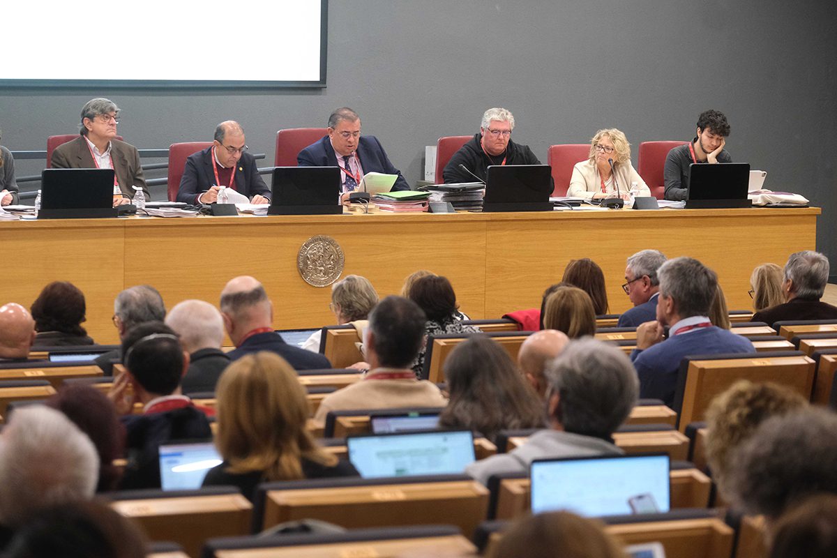 El Claustro de la Universidad de Sevilla finaliza el debate de las enmiendas para el nuevo proyecto de estatuto