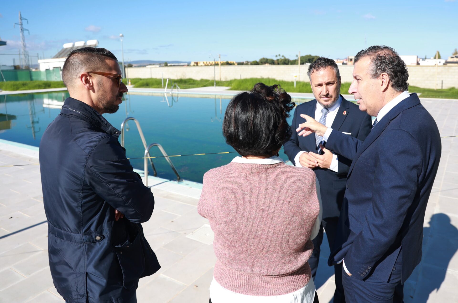Javier Fernández reitera el apoyo de la Diputación al alcalde de Tocina-Los Rosales “en sus demandas a la Junta para resolver sus déficits en educación infantil”