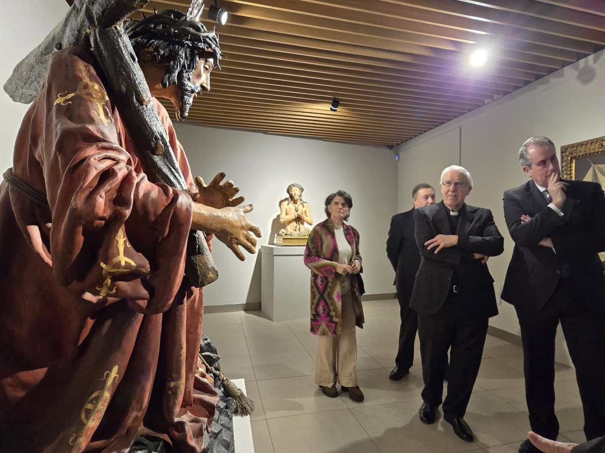 LA RIQUEZA PATRIMONIAL Y ARTÍSTICA DE LAS HERMANDADES ANDALUZAS SON EXHIBIDAS EN LA MUESTRA “ARTE Y DEVOCIÓN EN ANDALUCÍA”