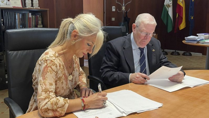 La Consejería de Cultura y el Consejo de Hermandades firman un convenio de colaboración para la celebración del Congreso en Sevilla