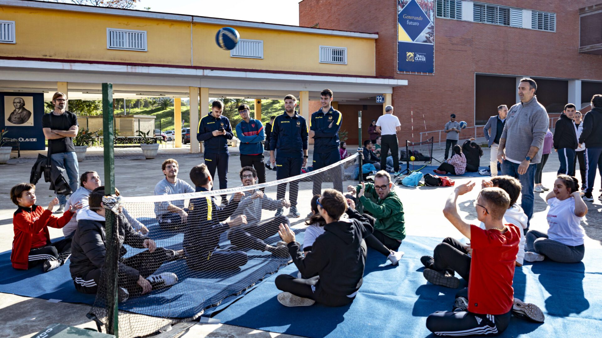 Una mesa redonda trata en la UPO el potencial del deporte para la inclusión de las personas con discapacidad