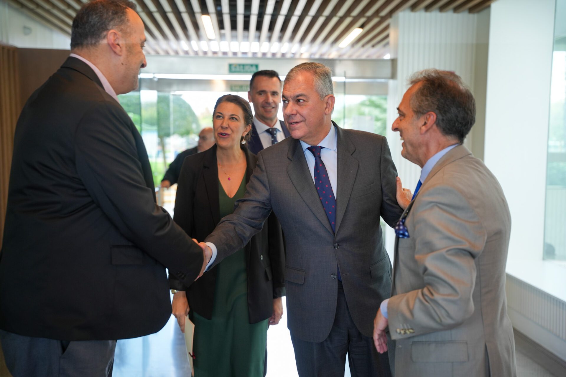 José Luis Sanz se reúne con el Foro Interclubes de Sevilla para fortalecer la relación entre el Ayuntamiento y los clubes deportivos de la ciudad