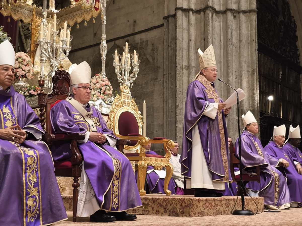 MONS. EDGAR PEÑA: “DIOS ESTÁ CON NOSOTROS Y NO NOS ABANDONA NUNCA”