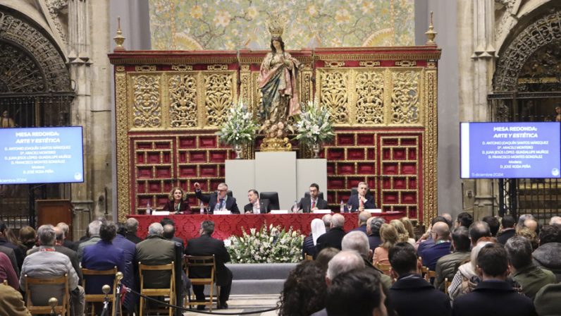 La primera mesa redonda del congreso aborda la via pulchritudinis como recorrido de fe desde distintas dimensiones artísticas