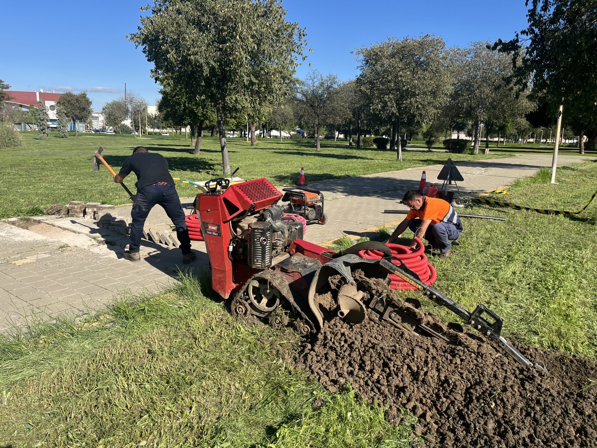 Comienzan las obras del nuevo sistema de riego del Parque Polígono el Pino