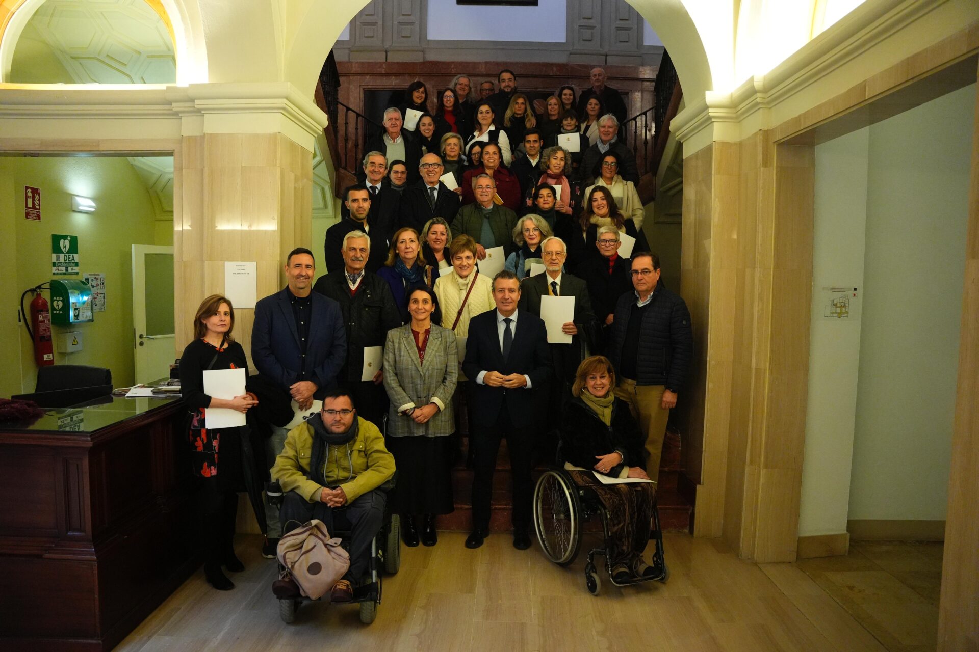 Javier Fernández: “Sois imprescindibles para que Sevilla crezca y la Diputación seguirá apoyando vuestra innovación en la atención a las personas”