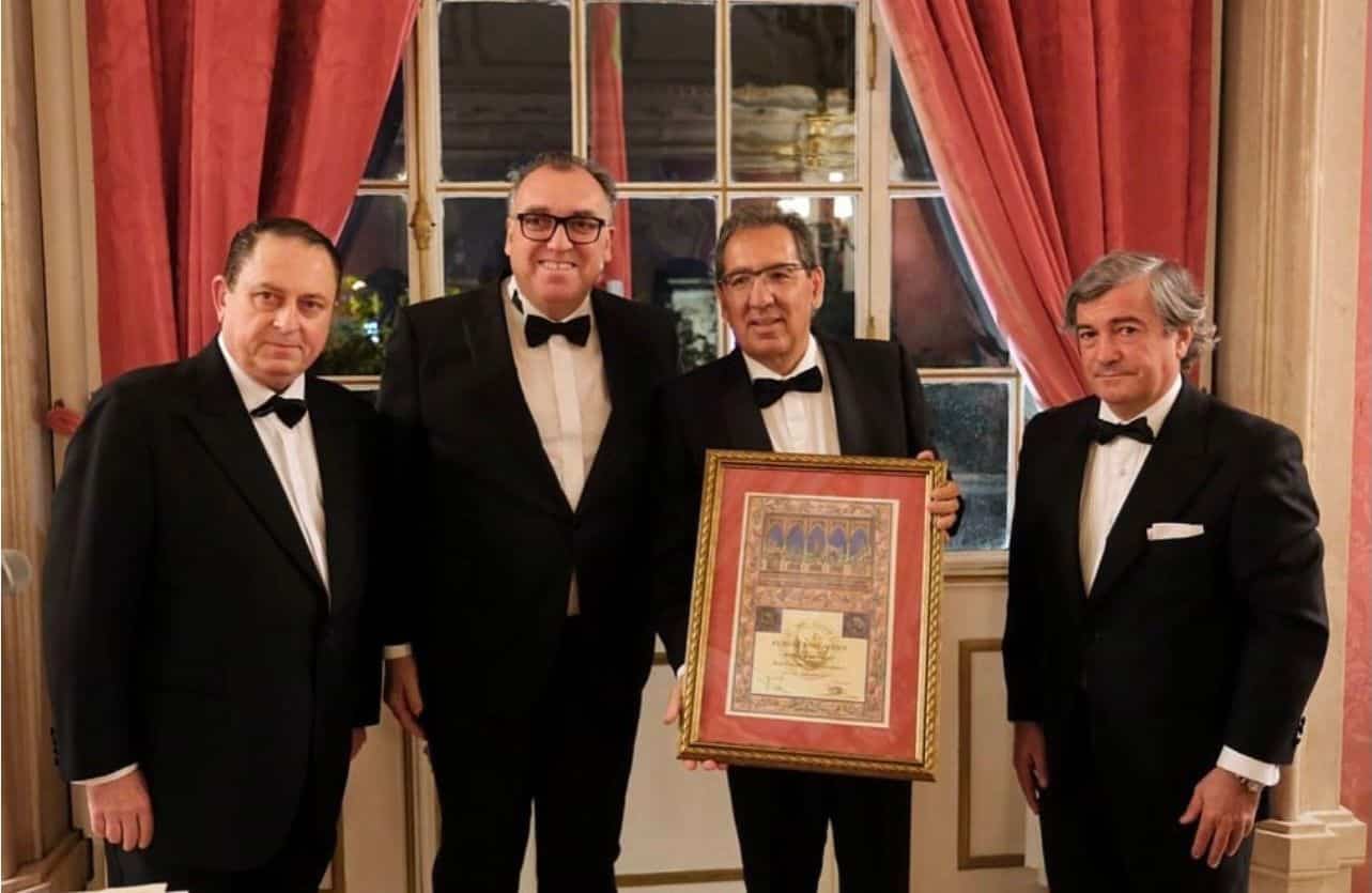 La Fundación Cajasol recibe el Premio a la Fraternidad y al Entendimiento entre los Pueblos otorgado por el Cuerpo Consular de Sevilla