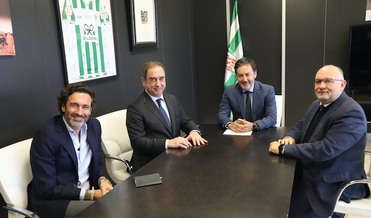La Universidad Loyola y el Córdoba CF refuerzan su alianza para impulsar la formación y el deporte