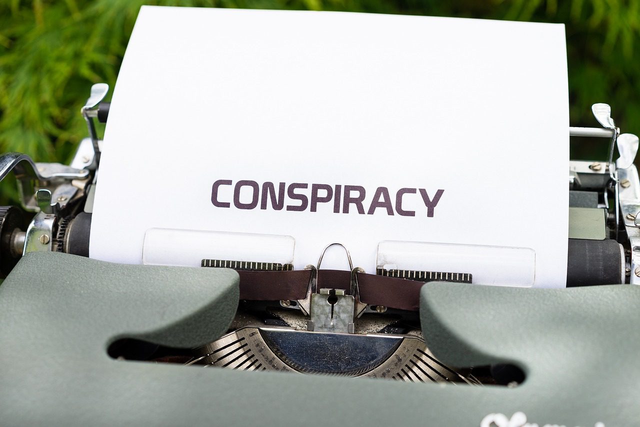 RadiOlavide | El lado cómico de las teorías de la conspiración en el último episodio de ‘De primerísimo orden’