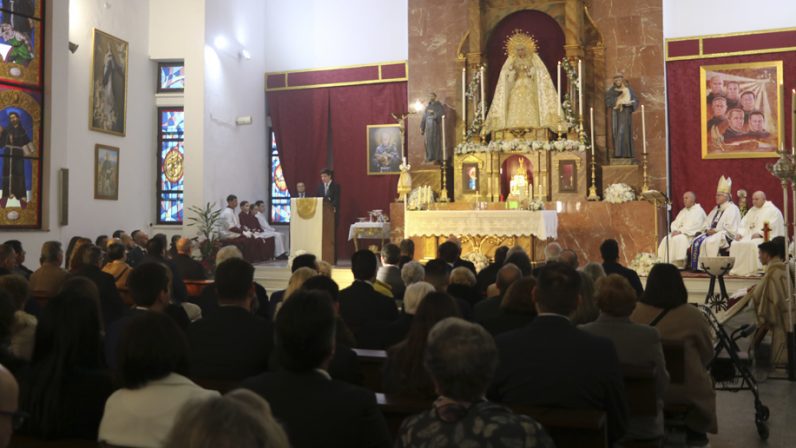 El arzobispo preside la Eucaristía de acción de gracias por el L aniversario de la Virgen de los Desamparados de Alcosa
