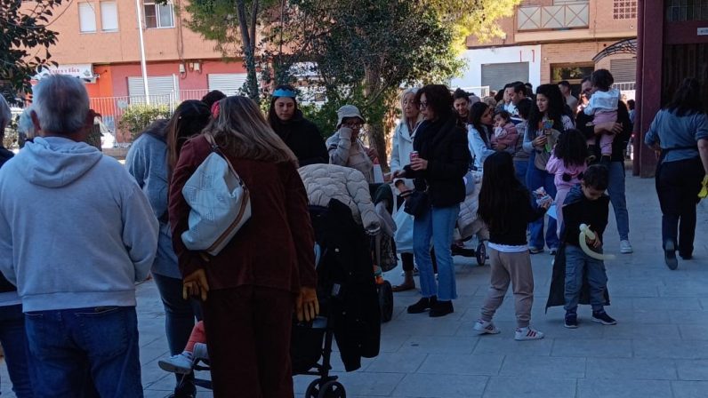 Alrededor de 90 voluntarios sevillanos llevaron esperanza a las víctimas de la DANA en Catarroja