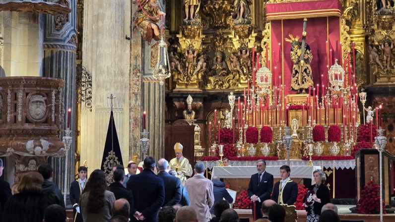 Monseñor Saiz en la Función Principal de Pasión: «Que sean uno para que el mundo crea»