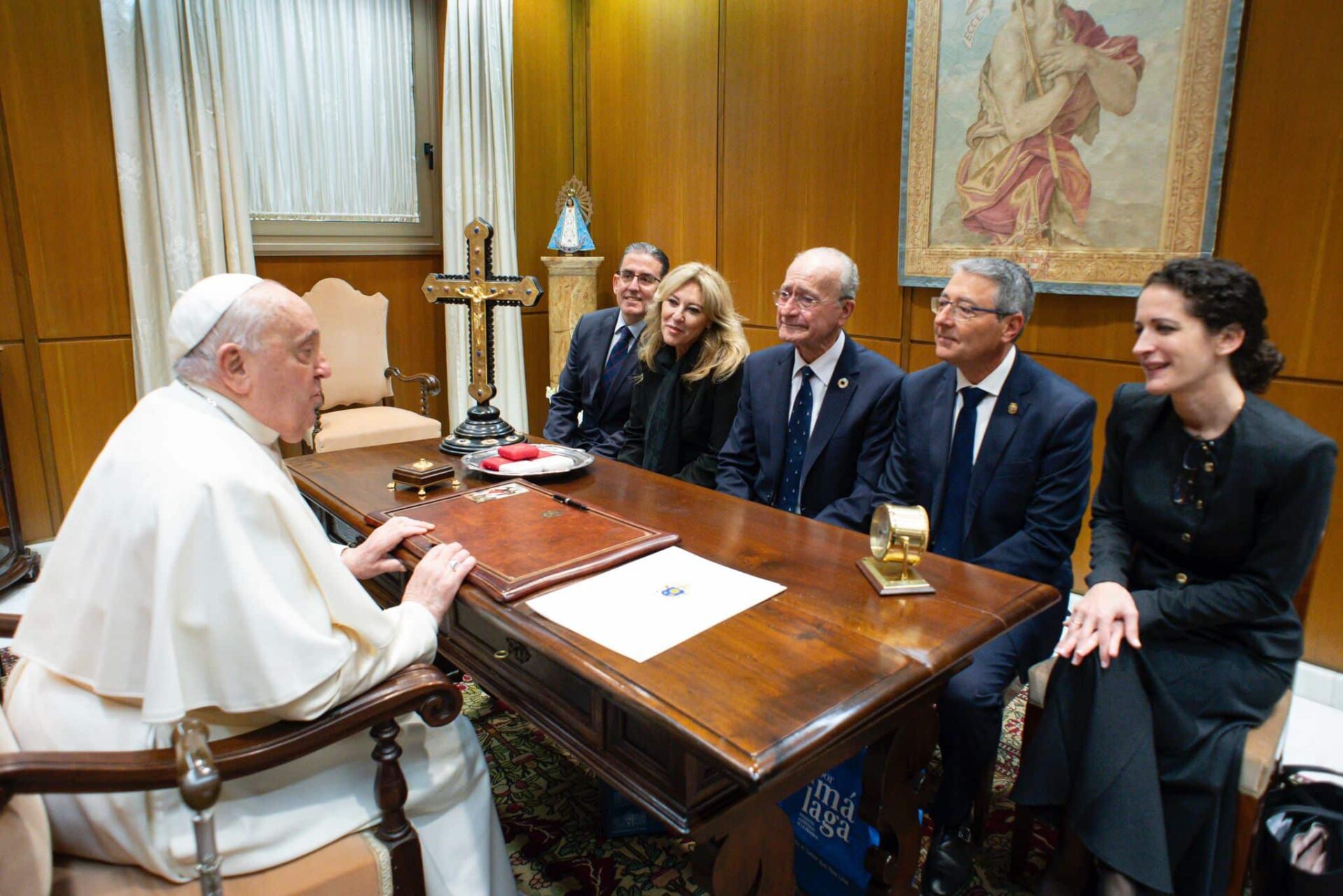 El Papa Francisco recibe a la Fundación Cajasol y otras instituciones andaluzas con motivo de la procesión del Cachorro en Roma