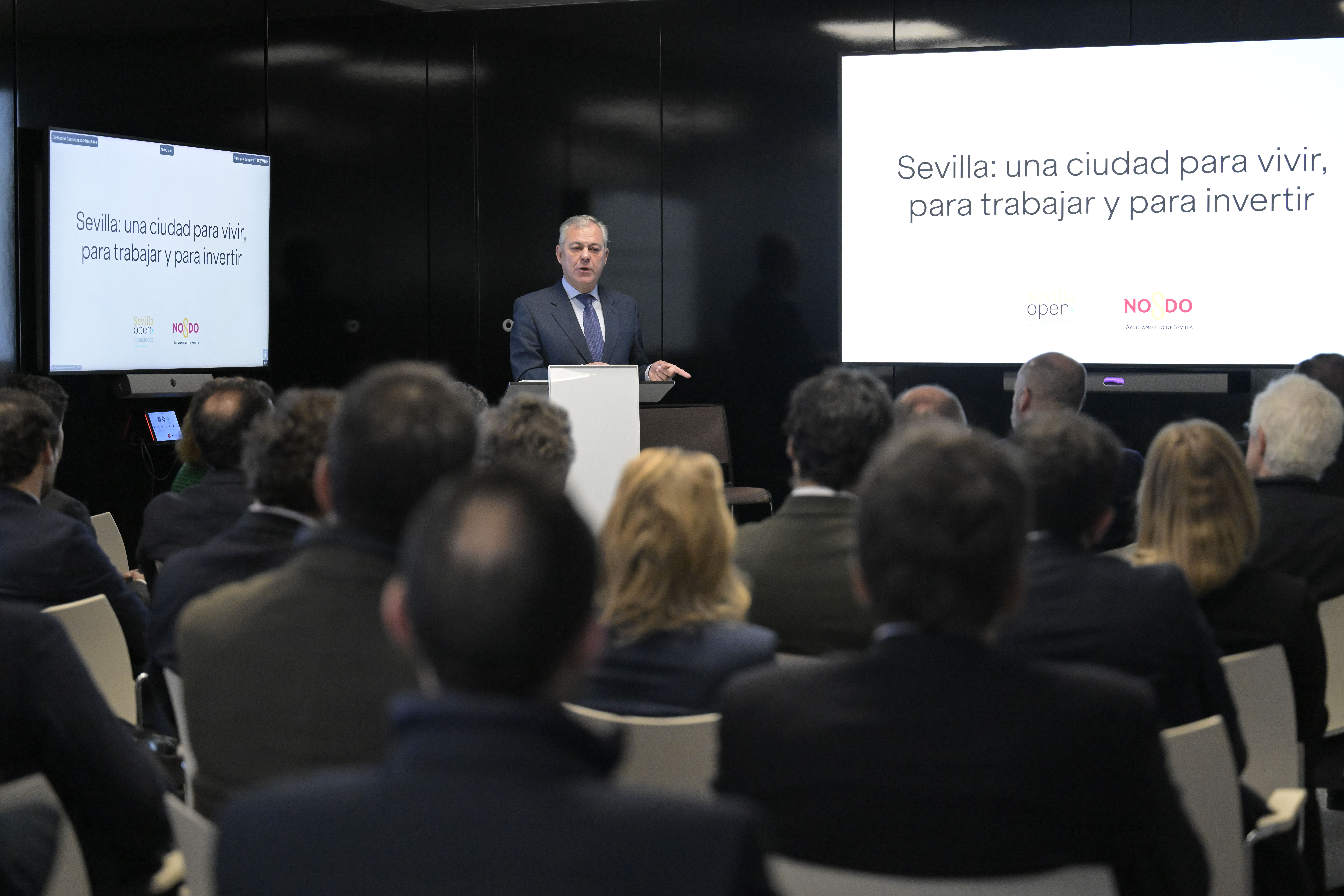 El alcalde Sanz presenta el proyecto de transformación de Sevilla ante medio centenar de inversores nacionales e internacionales