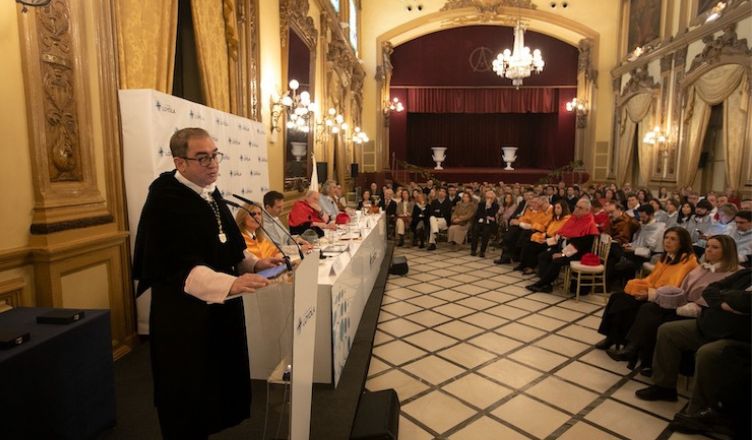 La Universidad Loyola celebra Santo Tomás de Aquino destacando su legado del pensamiento crítico y el diálogo interdisciplinar