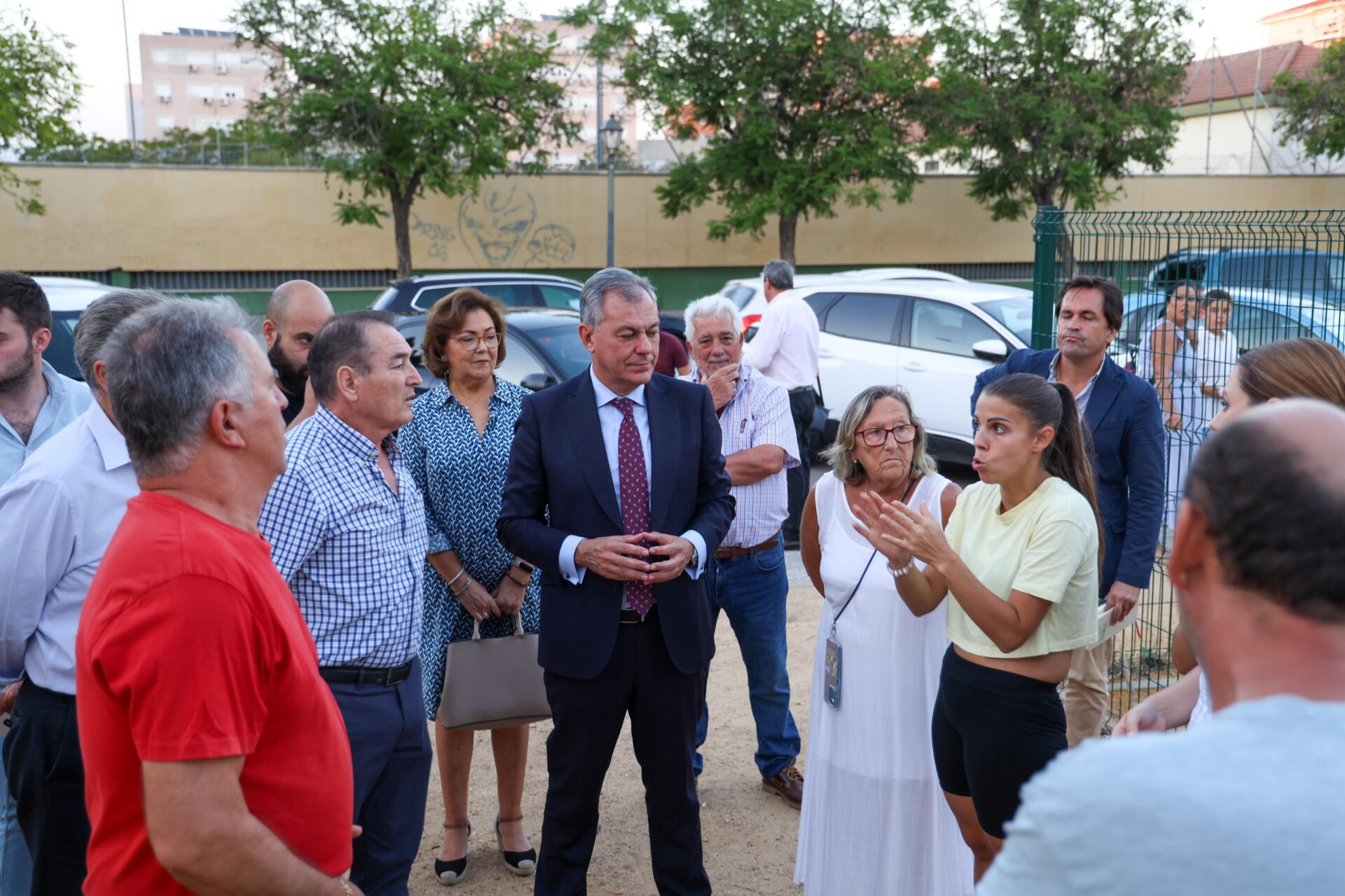 El Gobierno de Sanz renovará y ampliará el parque infantil entre las calles Ontur y Jesús del Divino Perdón y anuncia nuevas inversiones en Alcosa