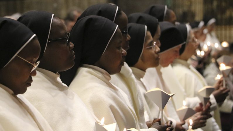 Casi 800 consagrados de la Archidiócesis de Sevilla participan en la celebración jubilar de la vida consagrada en la Catedral