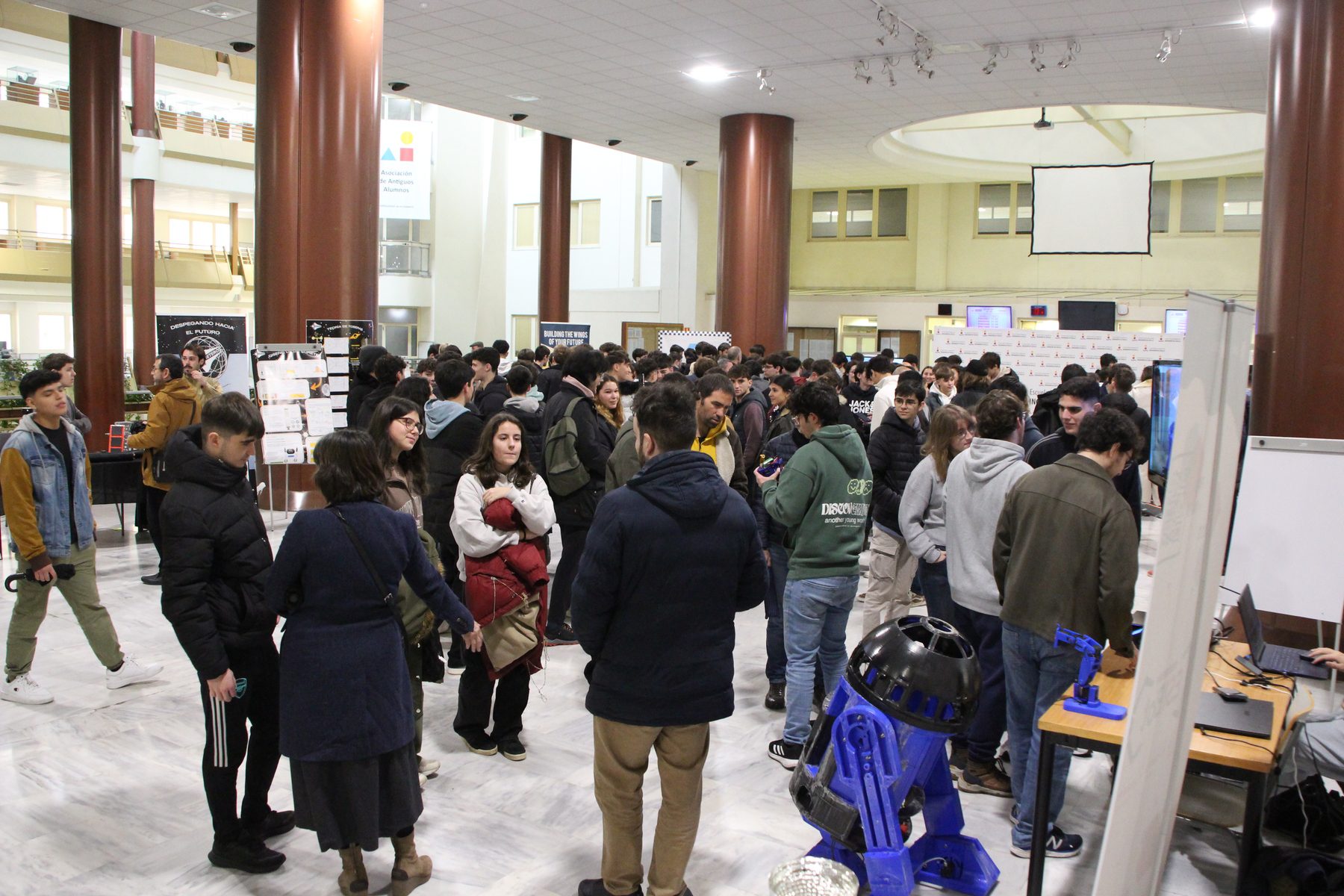 Más de 1800 jóvenes participan en las Jornadas Preuniversitarias de la ETSI