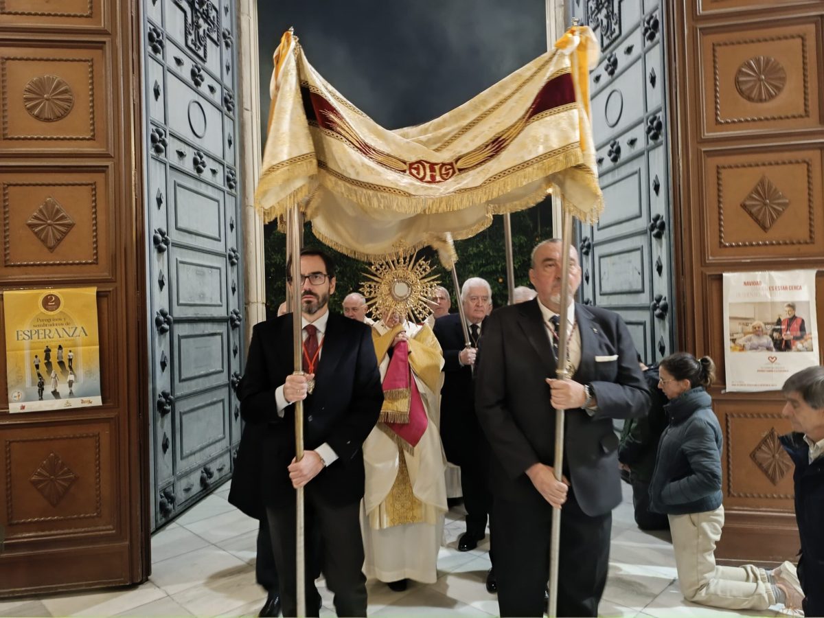 LA PARROQUIA DEL CORPUS ACOGIÓ EL SOLEMNE ACTO EUCARÍSTICO DE LAS SACRAMENTALES