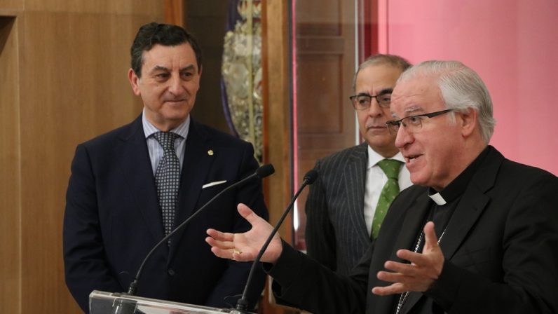 El arzobispo bendice la nueva sede de la Hermandad de los Estudiantes