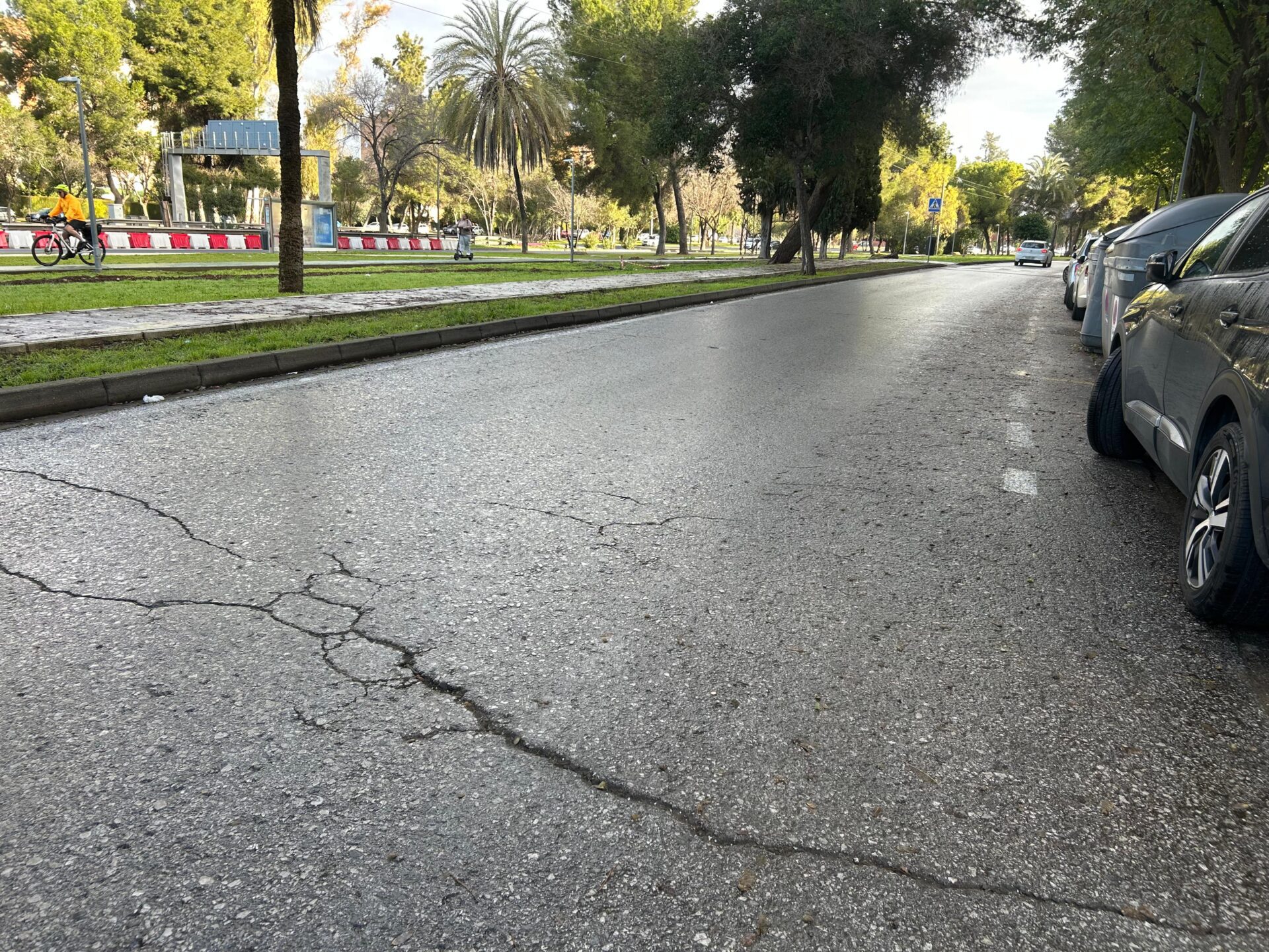 El Ayuntamiento repavimenta Madre Isabel Moreno atendiendo una demanda histórica de los vecinos del Plantinar