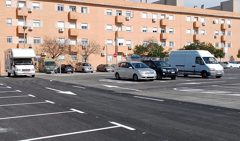 Habilitado un aparcamiento por las obras de la Línea 3 Norte del Metro de Sevilla en Pino Montano