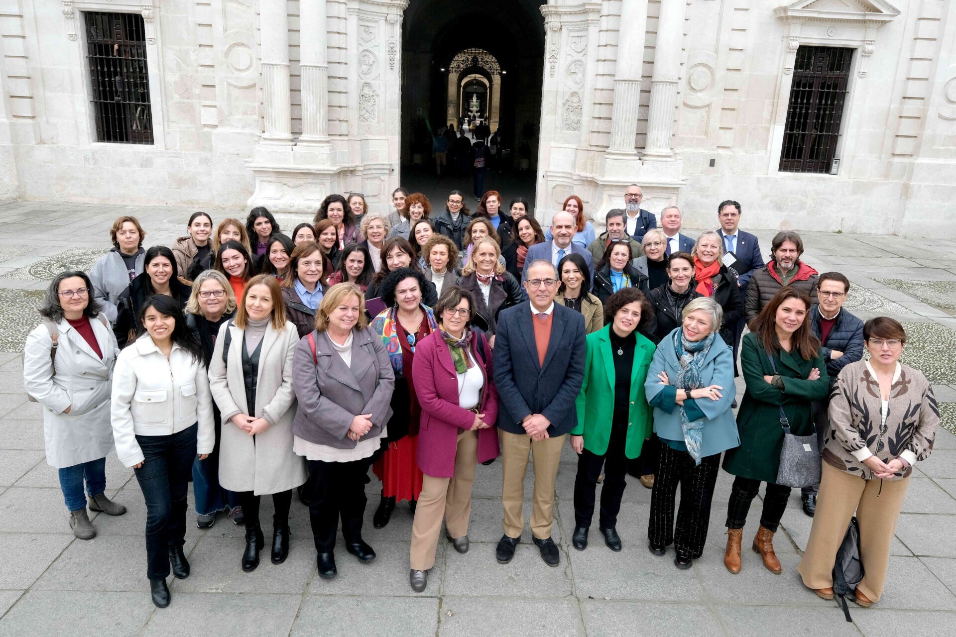 La US presenta la campaña ‘Madrinas y ahijadas académicas’ por el 11F