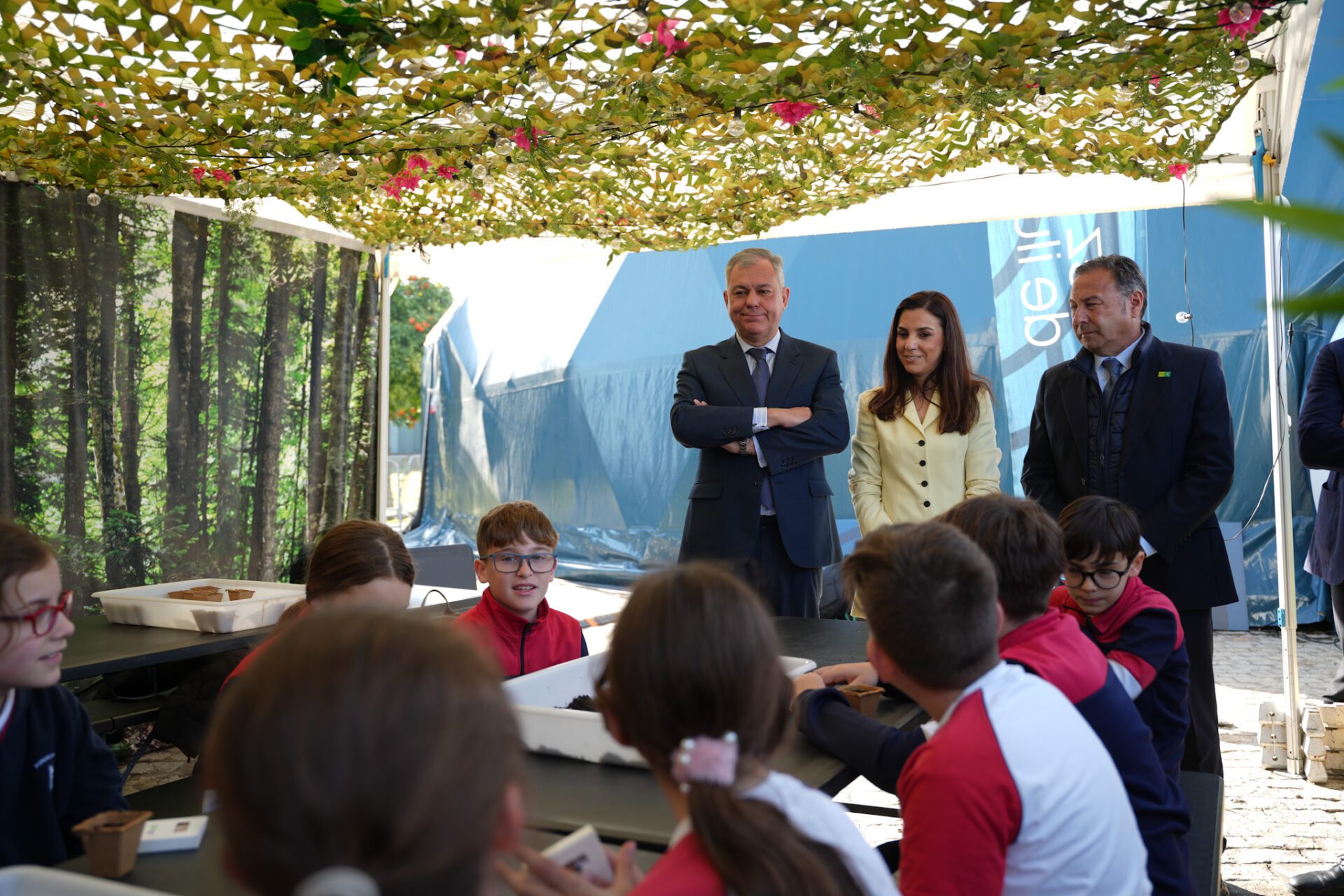 El alcalde Sanz inaugura el Espacio Fundación Unicaja en el Muelle de las Delicias