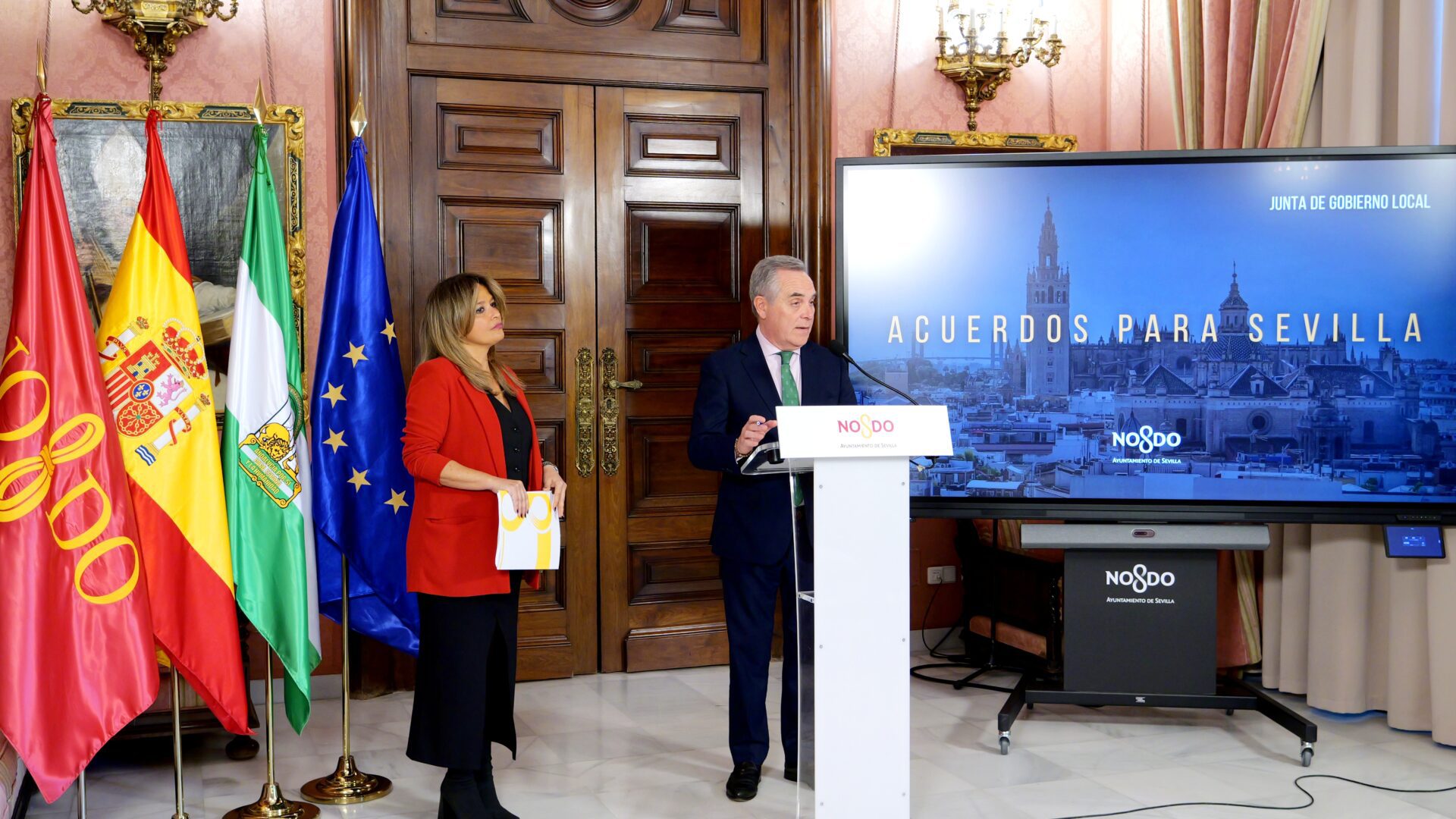 La Junta de Gobierno Local aprueba nuevas mejoras en los colegios y en los parques de Bomberos de Sevilla