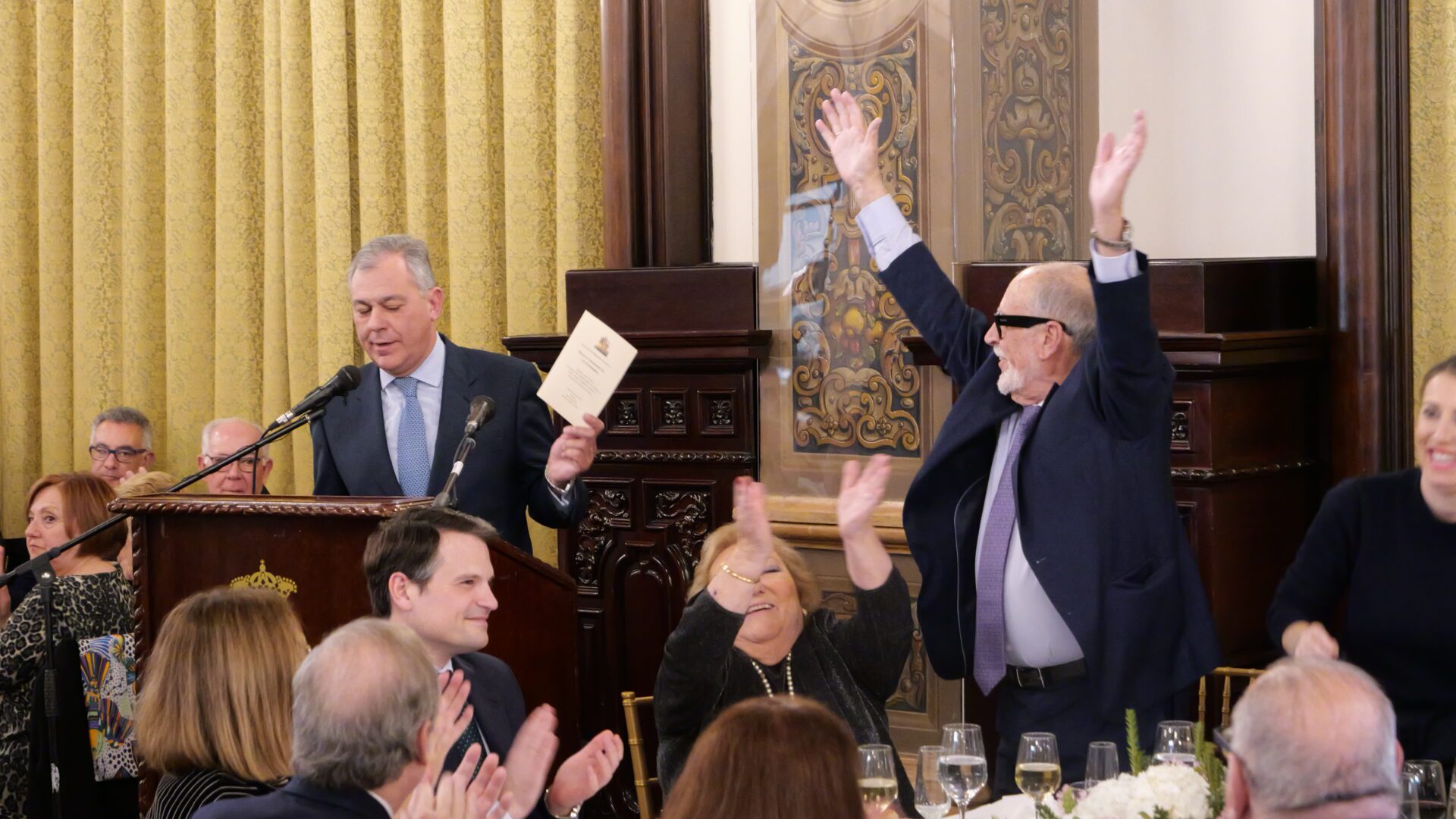 El alcalde Sanz propondrá conceder a la Casa de Extremadura en Sevilla la Medalla de la Ciudad