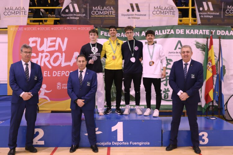 El estudiante Alejandro López García, medalla de plata en el Campeonato de Andalucía Absoluto de Karate en la categoría sénior   Alejandro López es estudiante del Doble Grado de Derecho y Criminología de la Universidad Pablo de Olavide