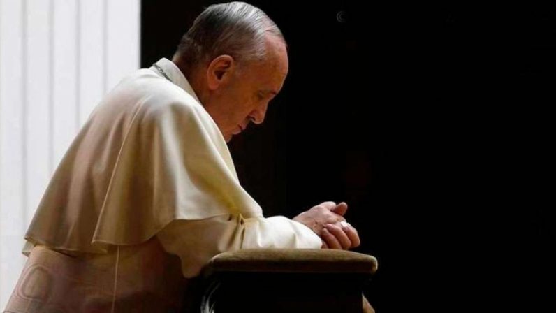 El arzobispo pide a la Archidiócesis que se sume a las oraciones por el restablecimiento del papa Francisco