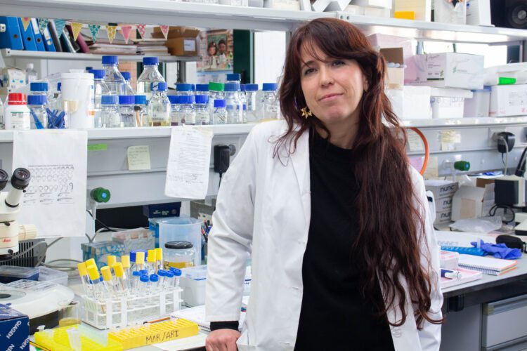 Identifican una nueva variante genética responsable de una deficiencia severa de coenzima Q   Un grupo de investigación del CABD descubre una variante en el gen COQ4 que afecta la producción de energía celular / El estudio destaca la importancia de analizar regiones del ADN no codificantes en enfermedades sin diagnóstico