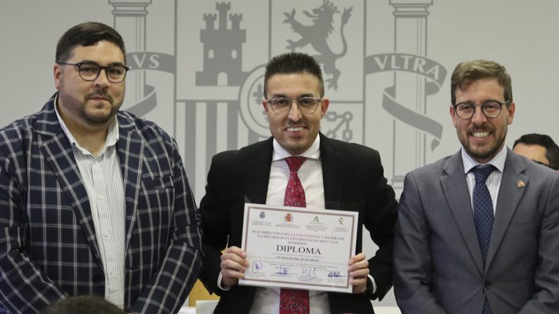 El colegio diocesano Ntra. Sra. de las Nieves, de los Palacios y Villafranca, recibe dos reconocimientos a nivel local y provincial