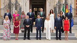 El IAPH inicia la conservación del Dosel del Corpus y el Terno Blanco de la Virgen de los Reyes, obras de la Catedral de Sevilla