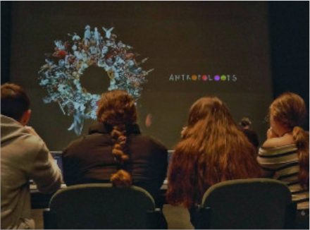 Casi 150 alumnos de institutos sevillanos ponen sonido a las obras del Teatro Central en los talleres Antropoloops