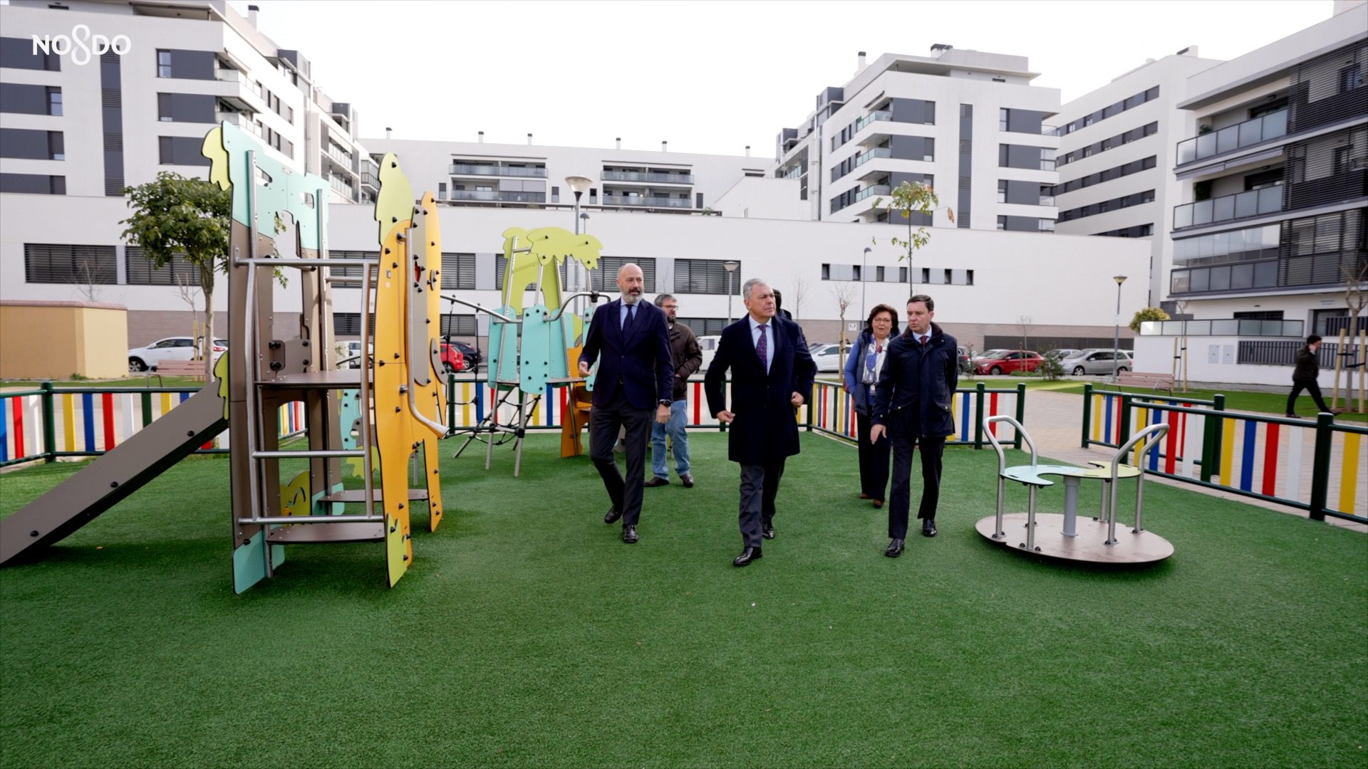 El Gobierno de Sanz construye un nuevo parque infantil y mejora todo el entorno de la plaza Antinoo de Sevilla Este