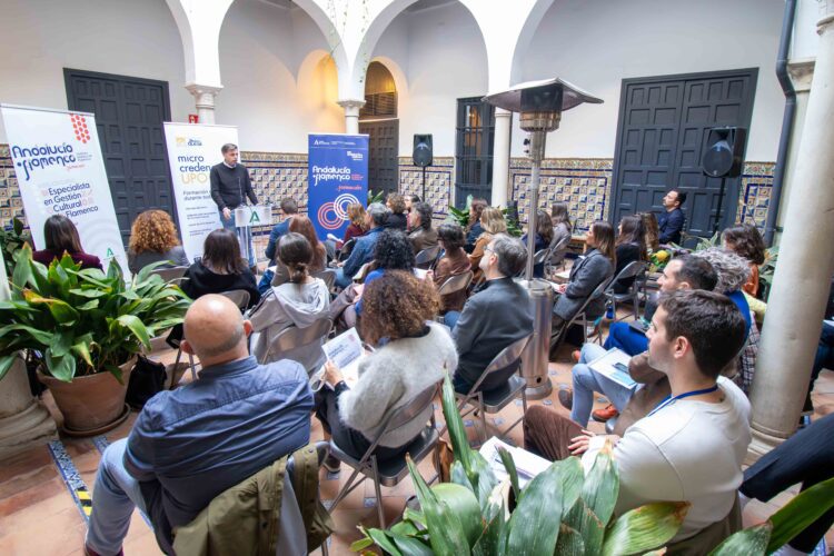 Comienza la segunda edición de la microcredencial ‘Gestión Cultural del Flamenco’, impulsada por la UPO y la Agencia Andaluza de Instituciones Culturales   La Universidad Pablo de Olavide y la Consejería de Cultura y Deporte ponen en marcha esta microcredencial universitaria que fomenta la profesionalización de este sector