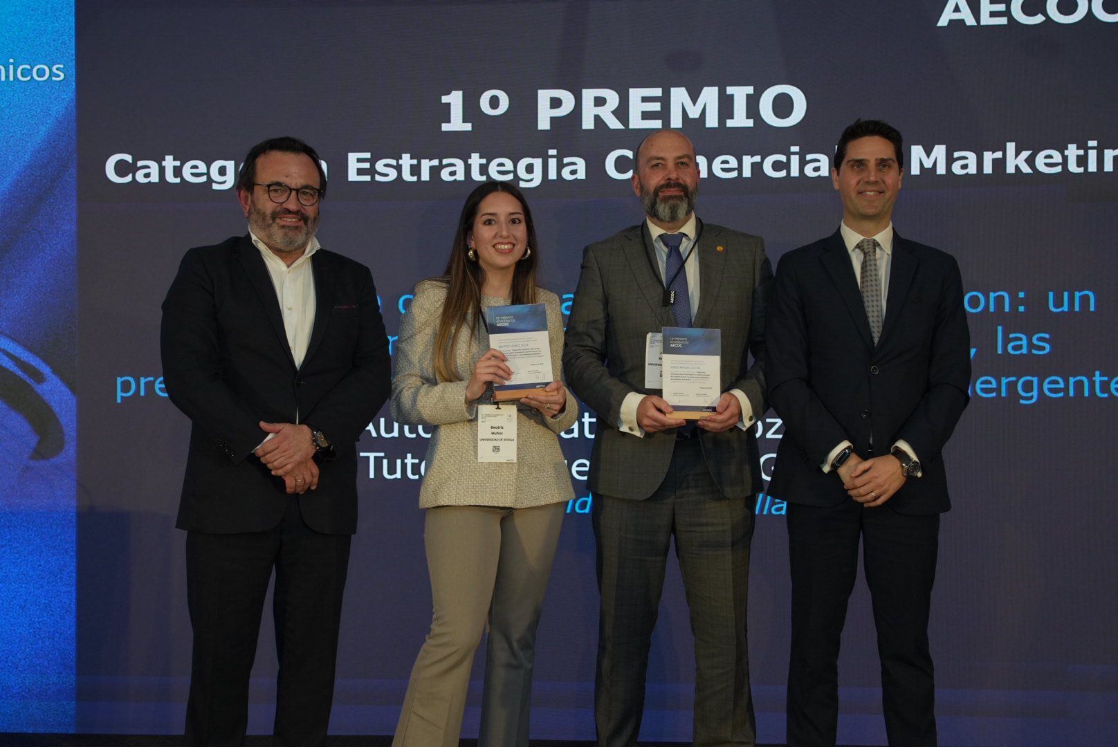 La egresada Beatriz Muñoz Silva, galardonada en los Premios Académicos AECOC 2024