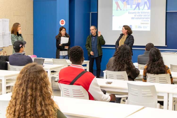 La UPO inicia la tercera edición del programa formativo ‘Escuela de Valores: el valor del voluntariado’   A lo largo de las cinco sesiones de las que consta esta formación, las personas inscritas en este programa abordarán aspectos como las escuchas activas, la inteligencia emocional, la resolución de situación difíciles o la mediación