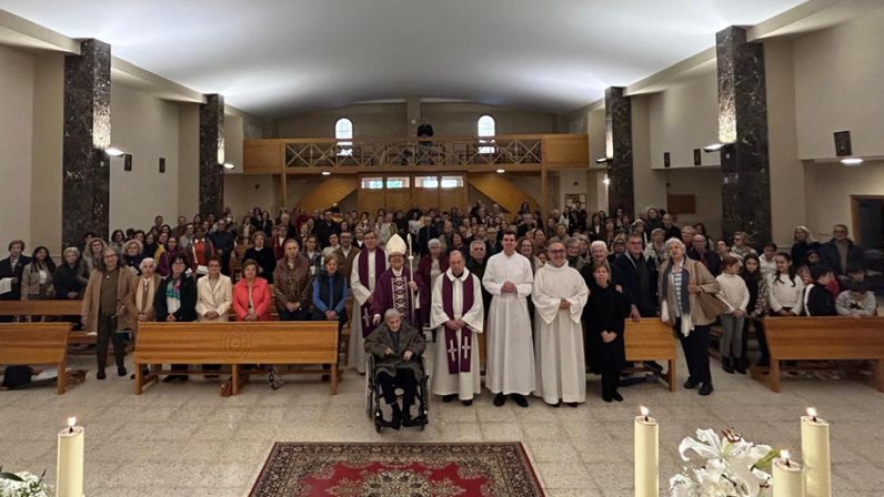 Monseñor Valdivia visita la Parroquia de San Felipe Neri y su feligresía