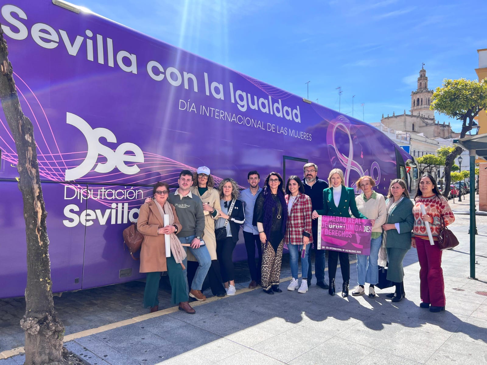 La ‘Caravana por la Igualdad’ de la Diputación recorre 66 municipios reafirmando su compromiso por los derechos de las mujeres