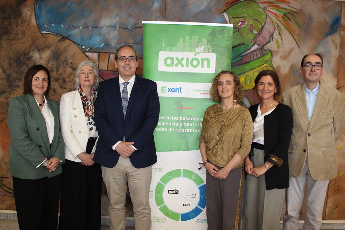 La Universidad de Sevilla y Axión firman un acuerdo para impulsar la innovación y la formación en telecomunicaciones