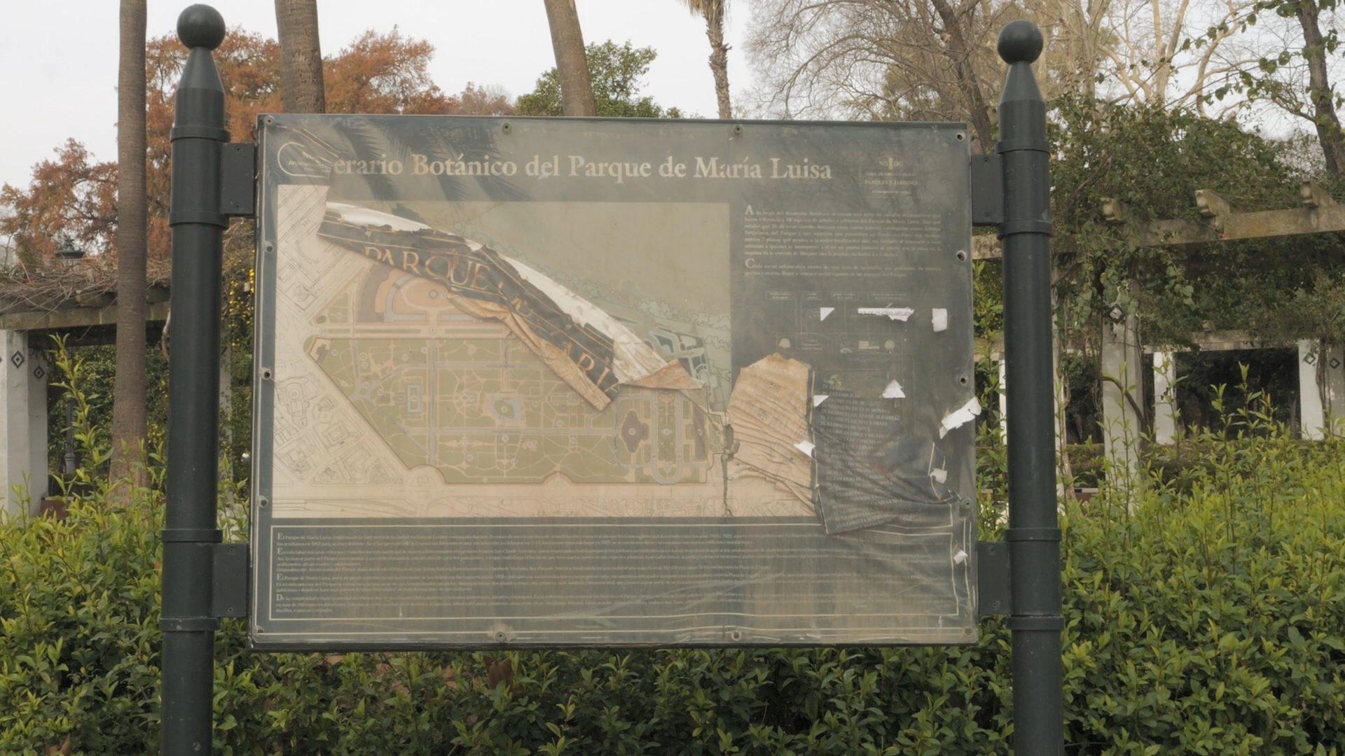 El Gobierno municipal renovará la señalética del Parque de María Luisa, que será más accesible e interactiva
