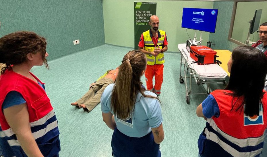 Salud refuerza la formación en situaciones de riesgo vital con simulación clínica en Granada
