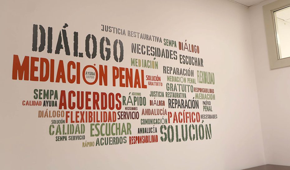 El Servicio de Mediación Penal público de Andalucía evita más de 1.400 juicios en su primer año