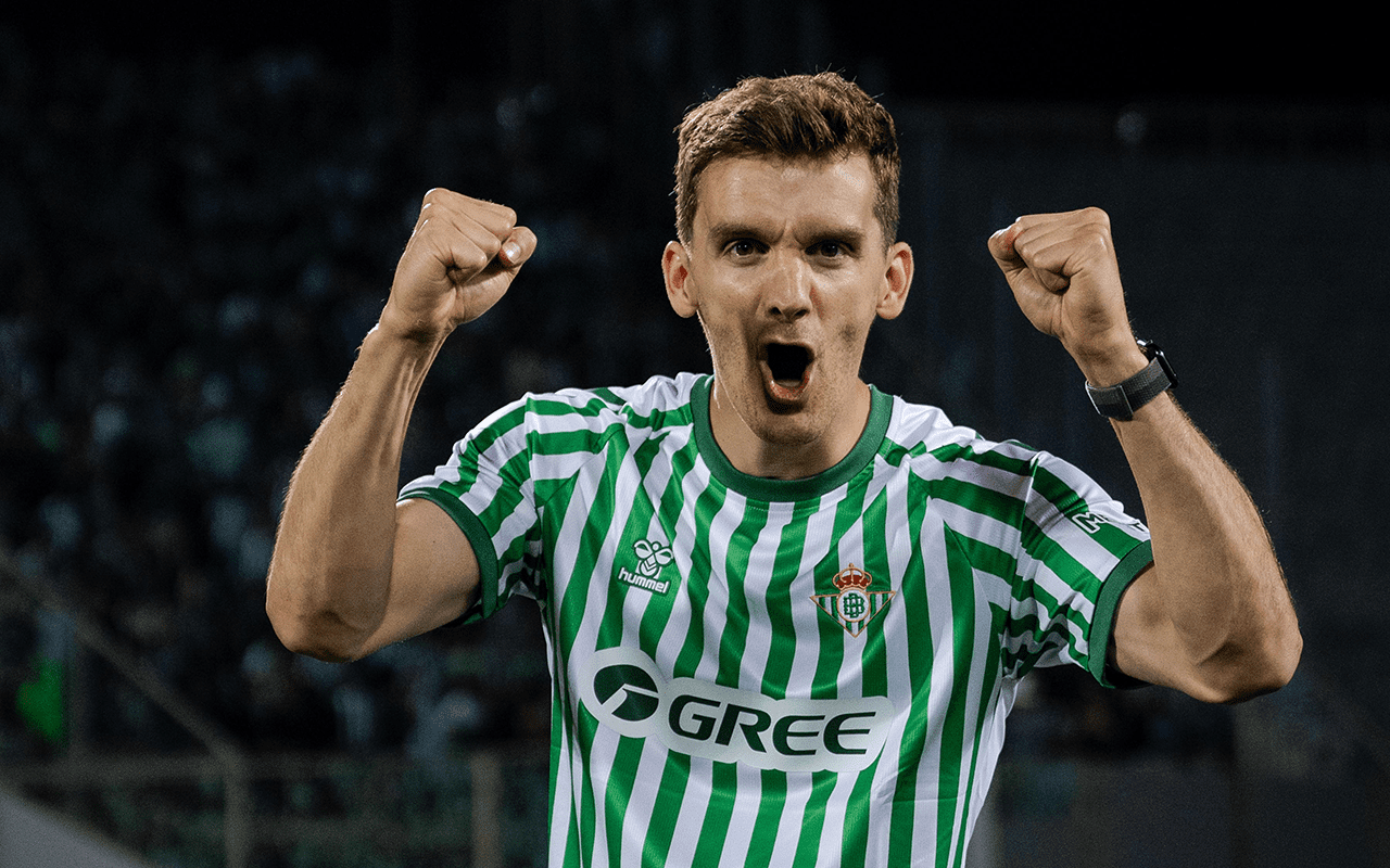 El Real Betis y hummel lanzan una camiseta especial para la final de la UEFA Conference League