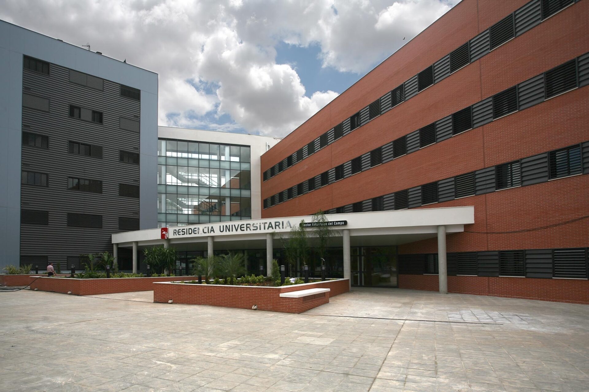 Convocatoria de plazas en Residencias Universitarias Propias y Colegio Mayor 2025-2026